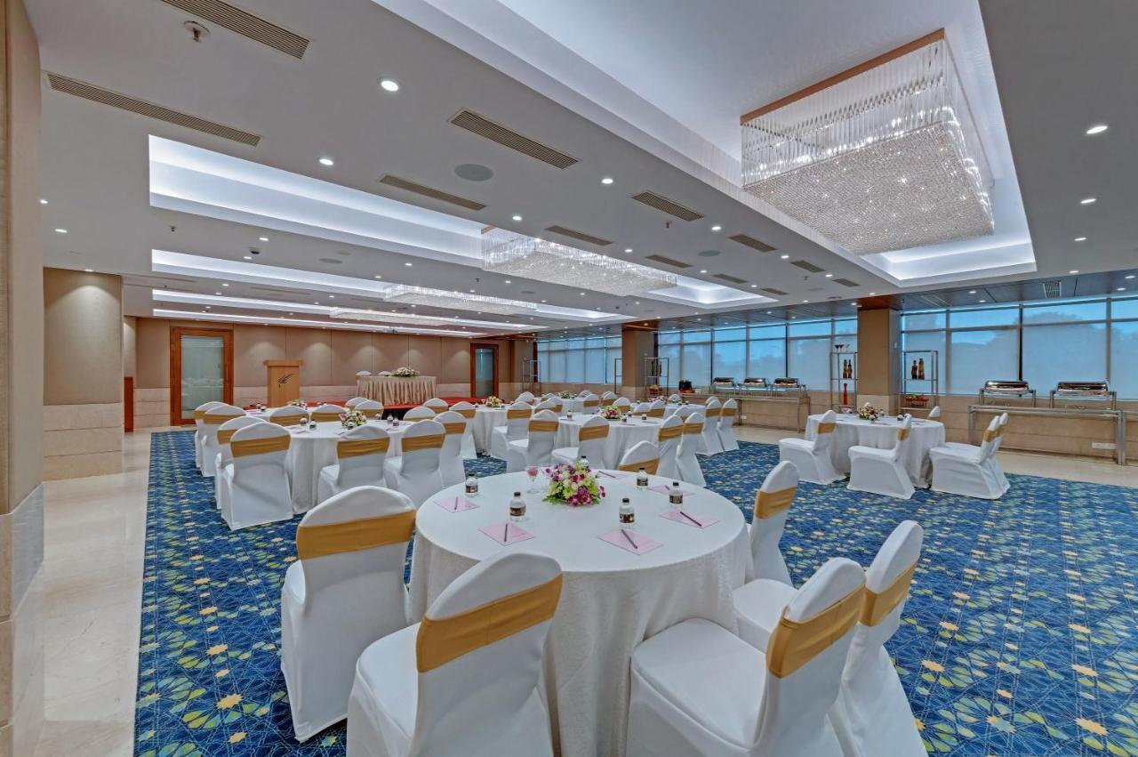 Hotel The Fern Residency Turbhe Navi Mumbai Exterior foto